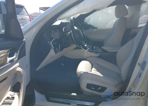 2019 BMW 530I z USA, uszkodzony, nr VIN WBAJA5C54KWW28355